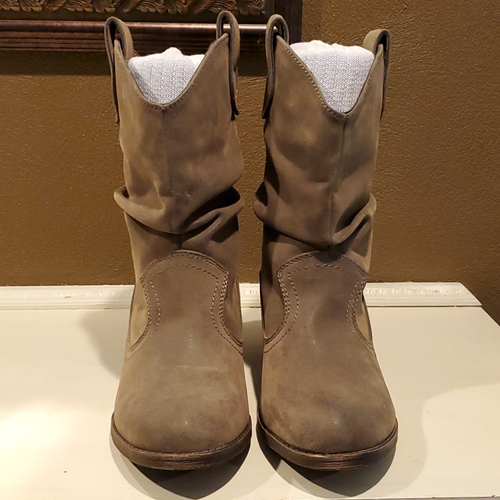 Rocket Dog Suede look boot